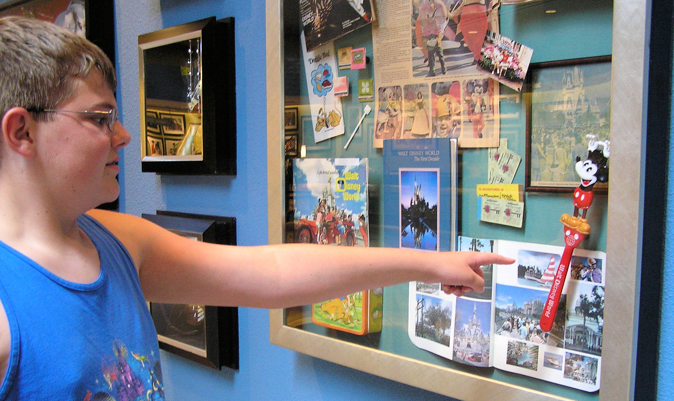 Here I am checking out the artifacts in the lobby of Disney's Pop Century Resort, Disney World.  Hey, I have a back scratcher just like that. Here I am checking out the artifacts in the lobby of Disney's Pop Century Resort, Disney World.  Hey, I have a back scratcher just like that.