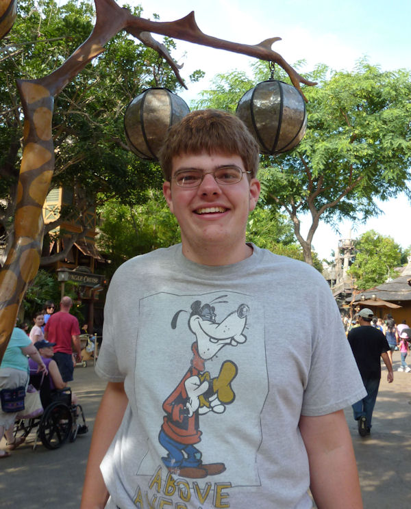 Some people will pose for anything. Some people will pose for anything.